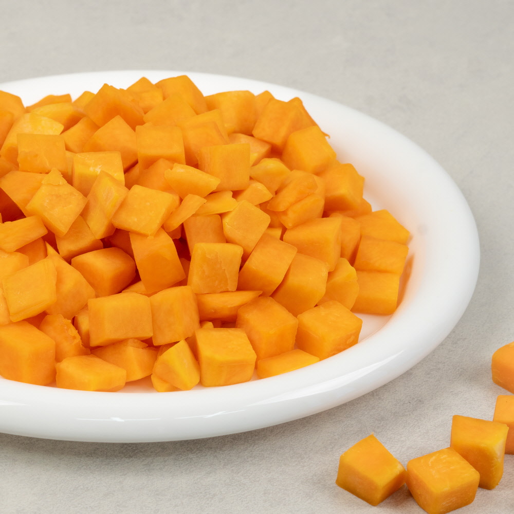 싸리재 깨끗하게 손질한 [ 깍둑 맷돌 호박 1kg (냉동) ] 호박죽 늙은 호박 18,700원