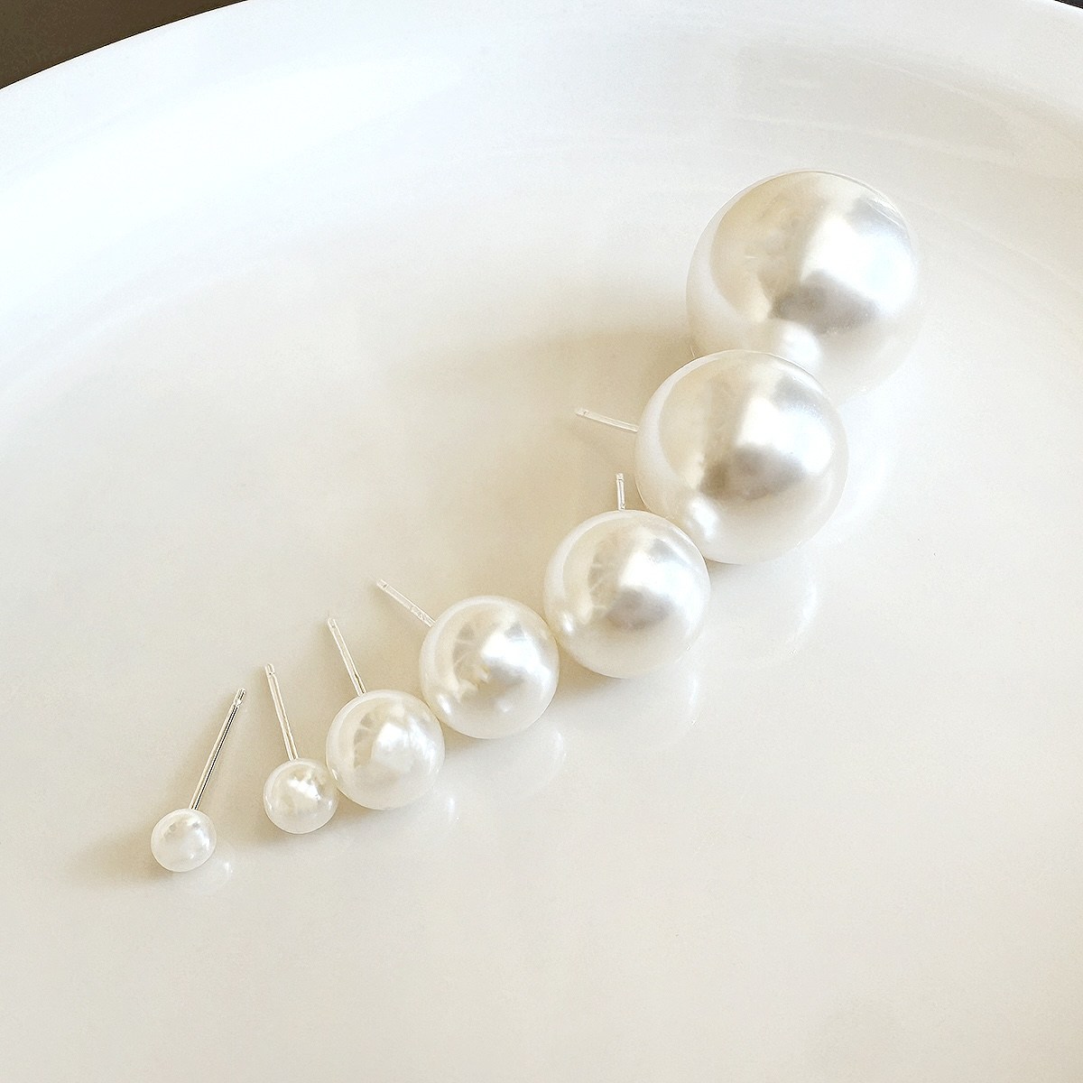 MOOLDN 실버925 화이트 펄 진주 혼주 한복 면접 귀걸이 (4mm/5mm/8mm/10mm/13mm/16mm/20mm) 8,500원