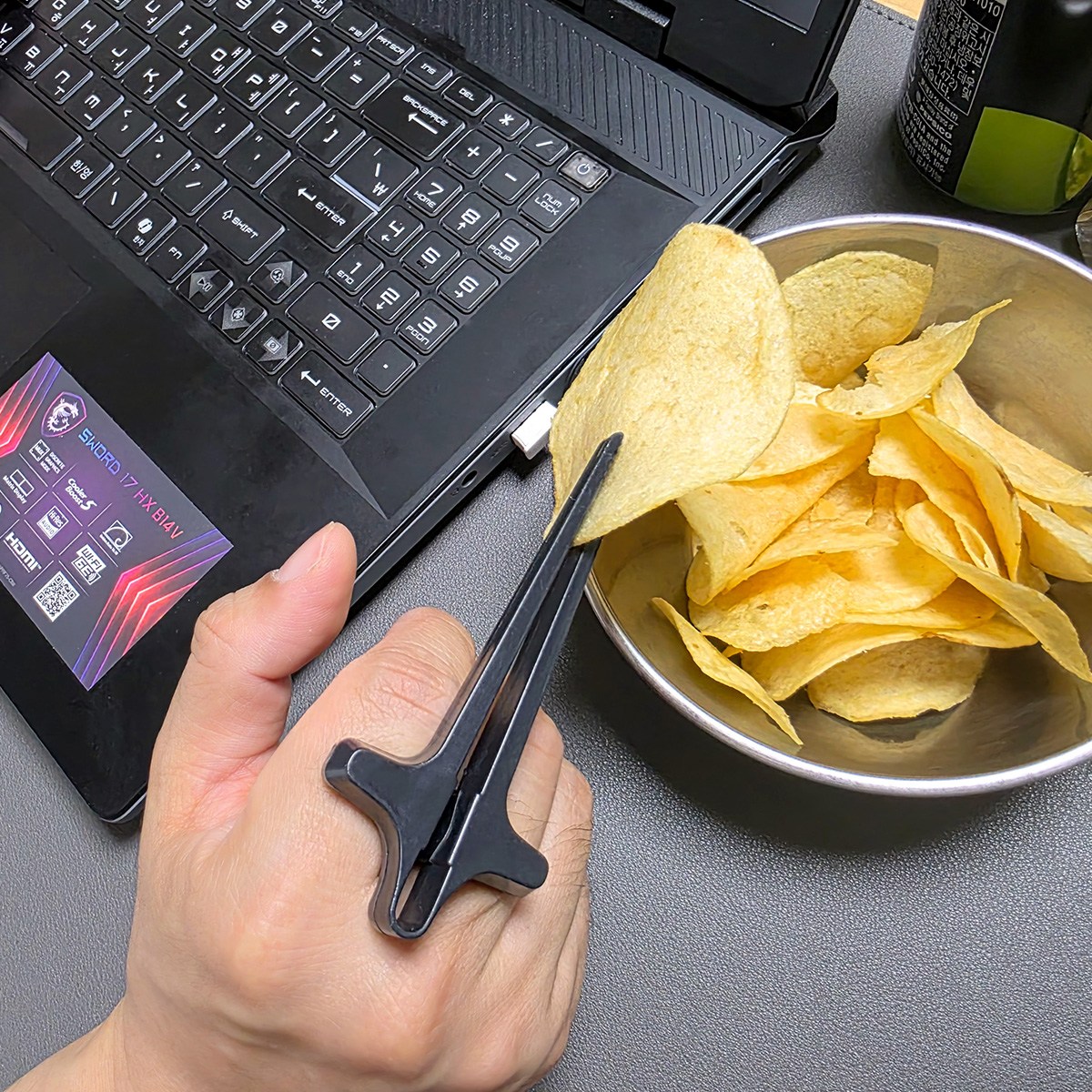 게이밍 손가락 과자집게 젓가락 생활친구, 4개, 단품, 화이트+블랙+그레이+핑크 5,900원