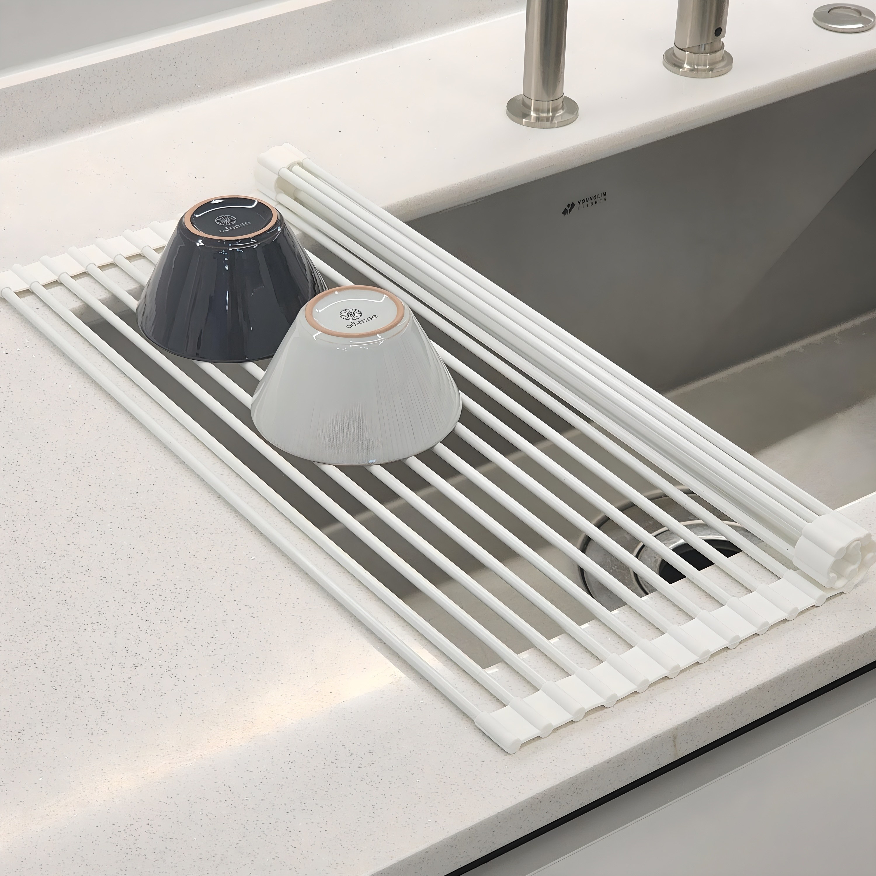 주앤지 실리콘 드라잉 식기건조대 롤매트 18롤 52cm x 33cm 11,490원