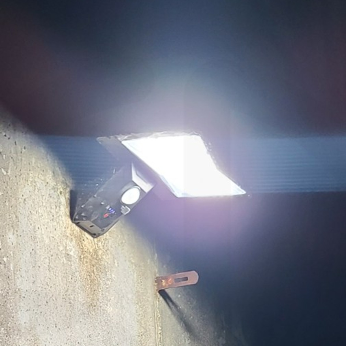 솔까든 태양광 84구 모션감지 3모드점등방식 84LED외부센서등 태양열 센서등 32,650원