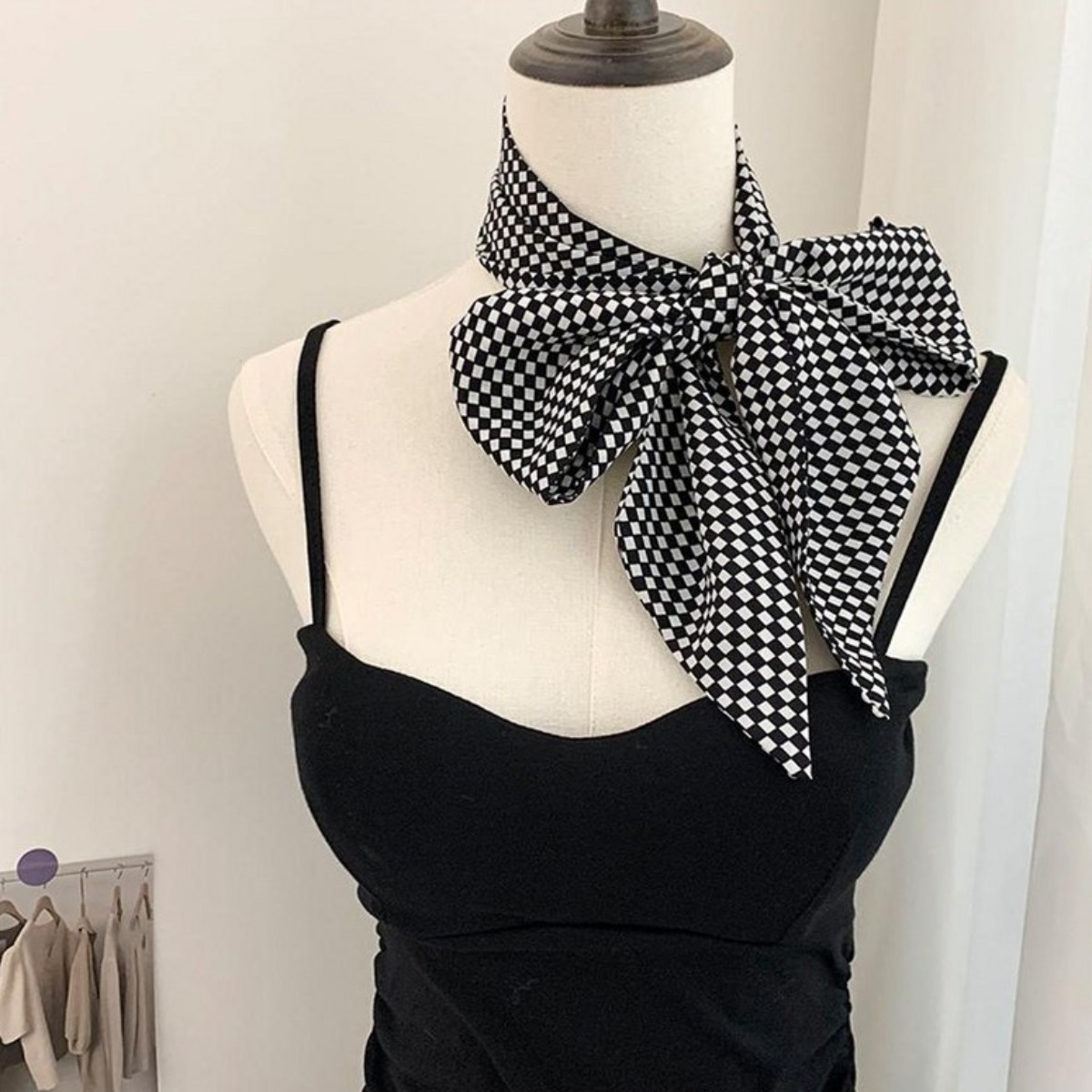 하이유니 [감성한끗] 레트로 심플 체크 실크 롱 타이 스카프 12,900원