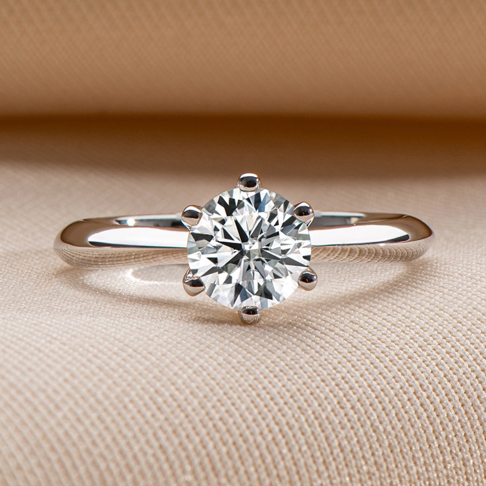 1캐럿 모이사나이트 6프롱 925 순은 솔리테어 반지 웨딩밴드 약혼반지 여성 기념일 생일 선물 심플 주얼리 GRA보증서 67,900원