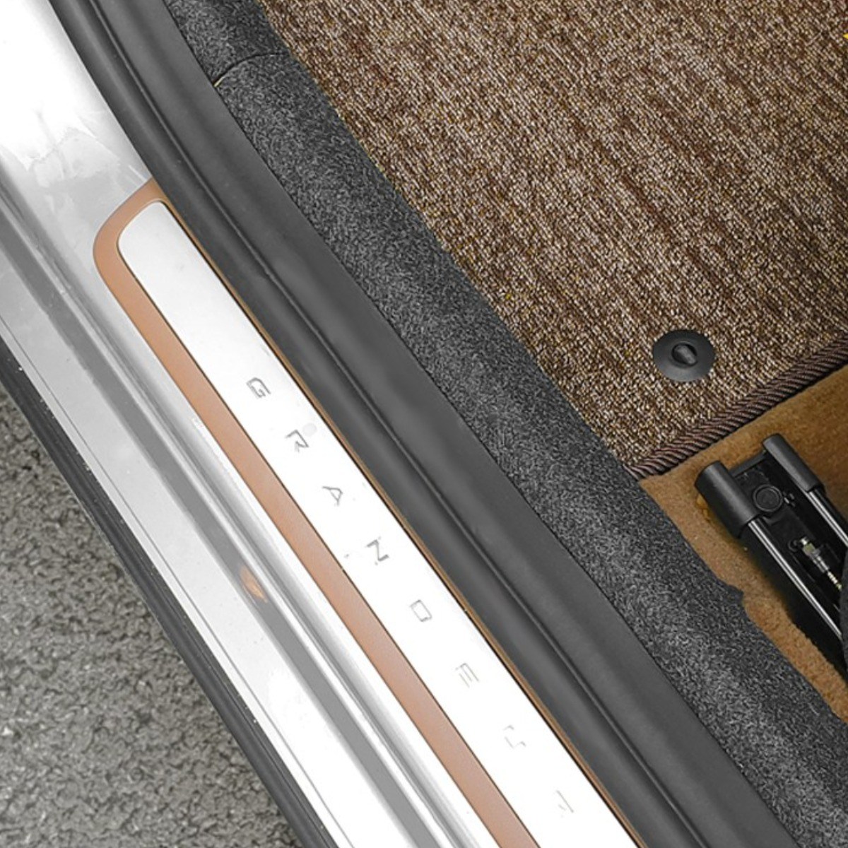 몬스터클래스 2025 2026 디올뉴 그랜저 GN7 도어커버 방탄커버 실내 스크래치 방지 보호 몰딩 하이브리드 가솔린 LPG 용품 15,000원