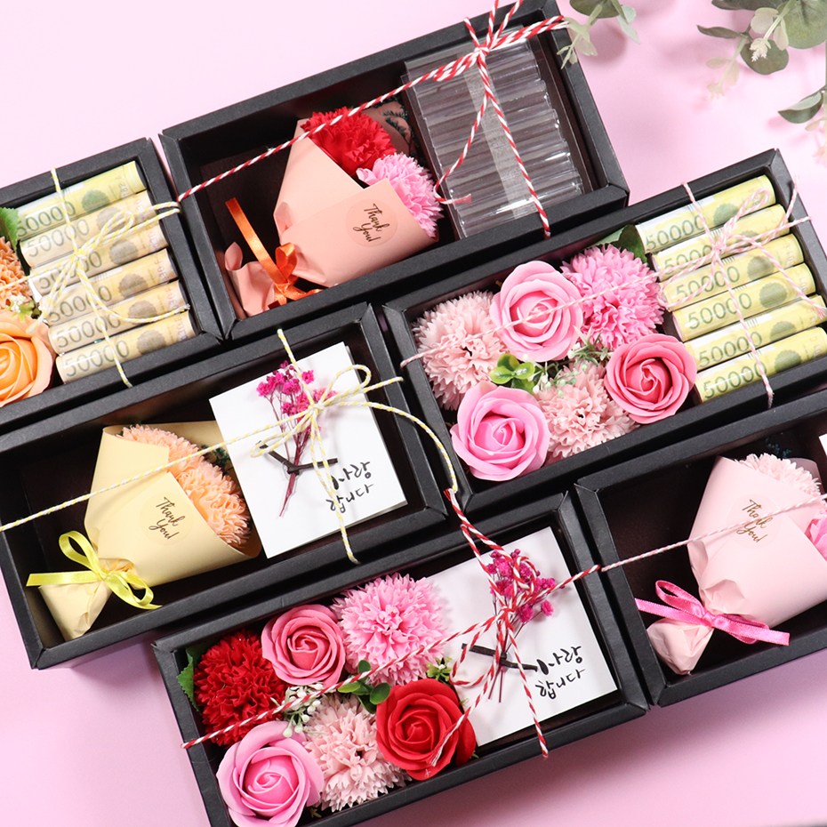 미세스라라 비누꽃용돈박스M  카네이션꽃 어버이날 스승의날 감사 선물 12,700원