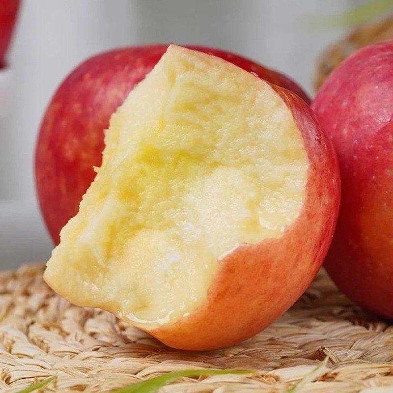 [긴급입고]시즌기획 식감깡패 과즙풍부 당도몰빵 못난이사과, 1박스, 3kg 17,100원