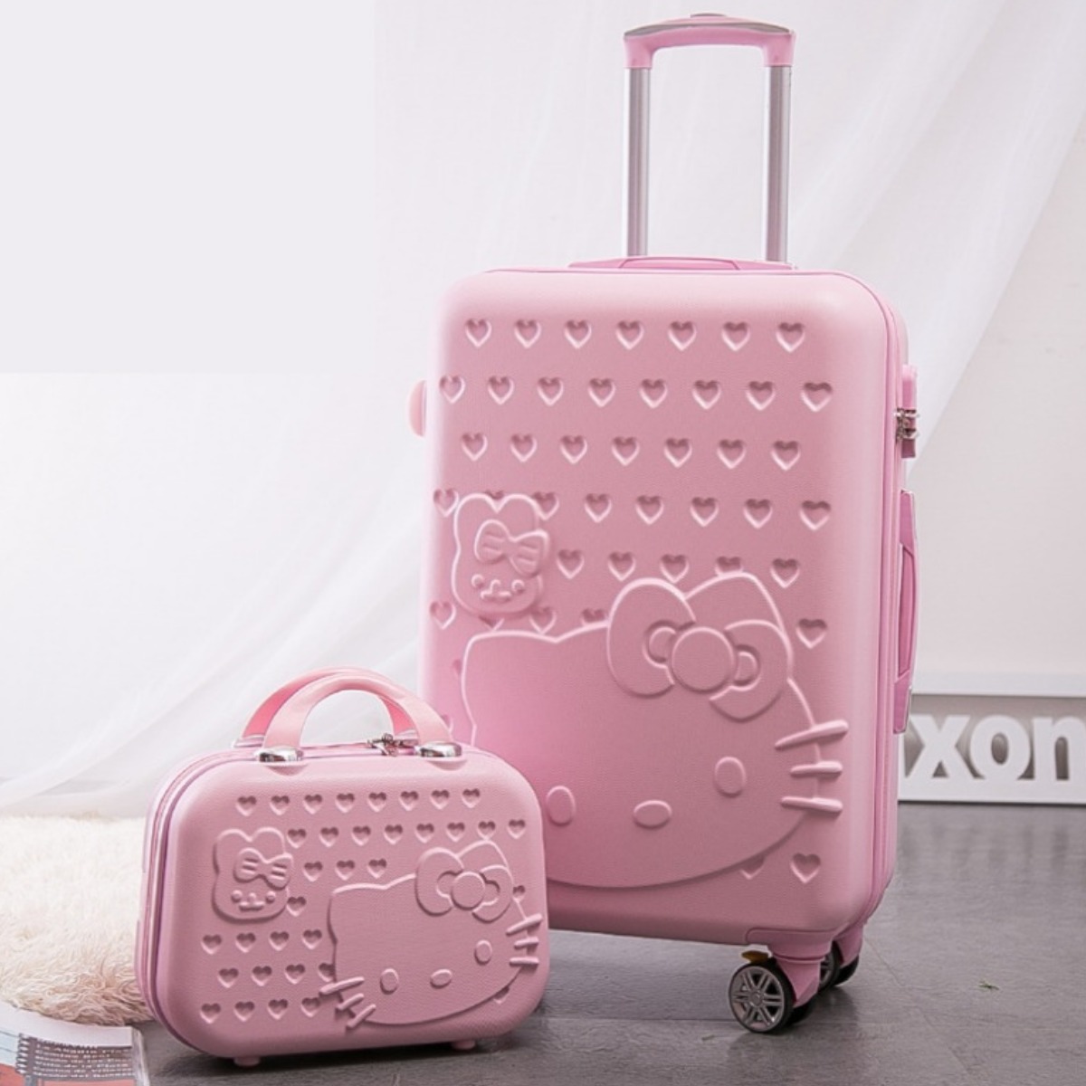 헬로키티 캐릭터 캐리어 기내 반입 레이디 백 가방 59,900원