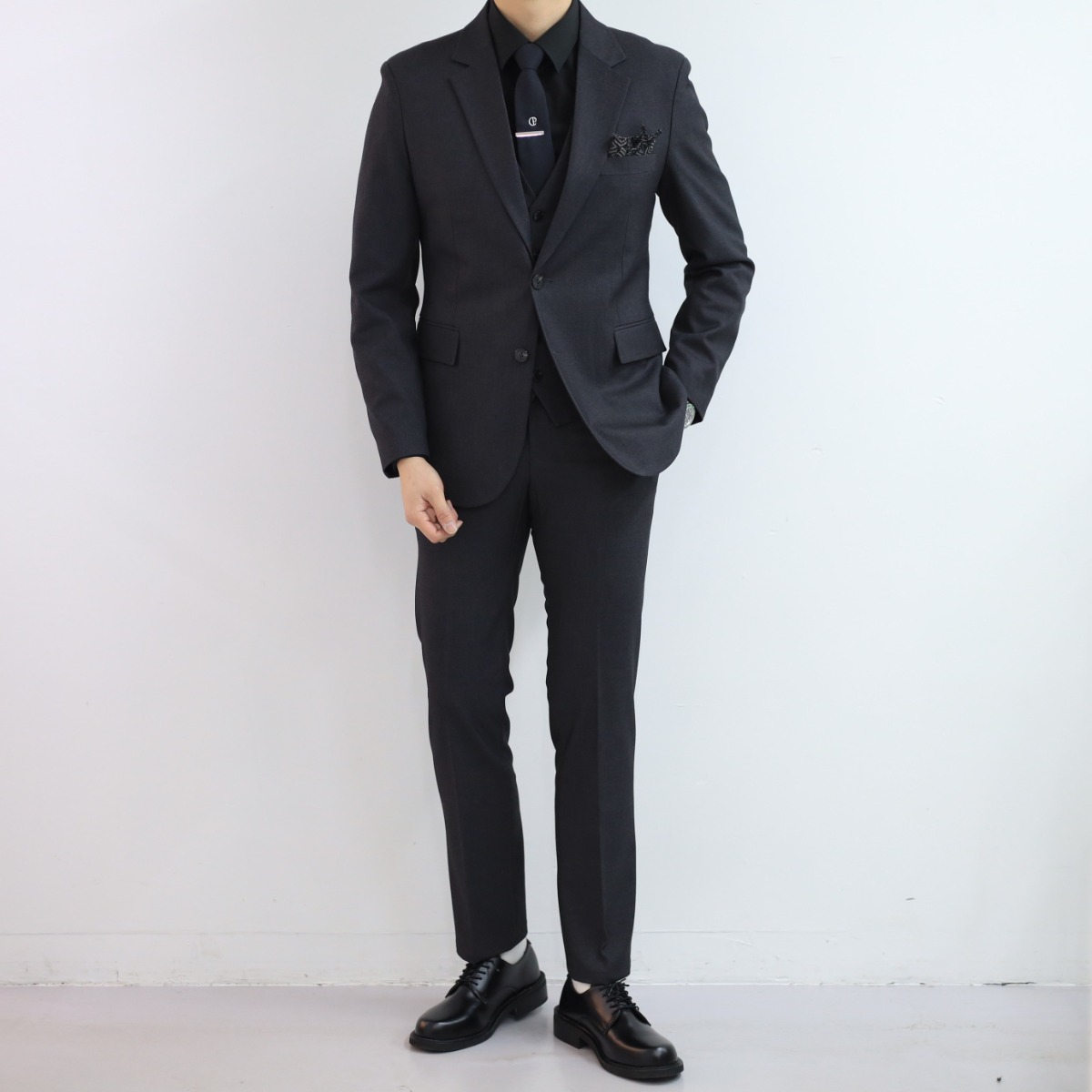 넥타이증정 슬림핏 차콜정장 스판수트 빅사이즈 웨딩촬영 출근룩 면접룩 하객룩 심플정장 167,000원