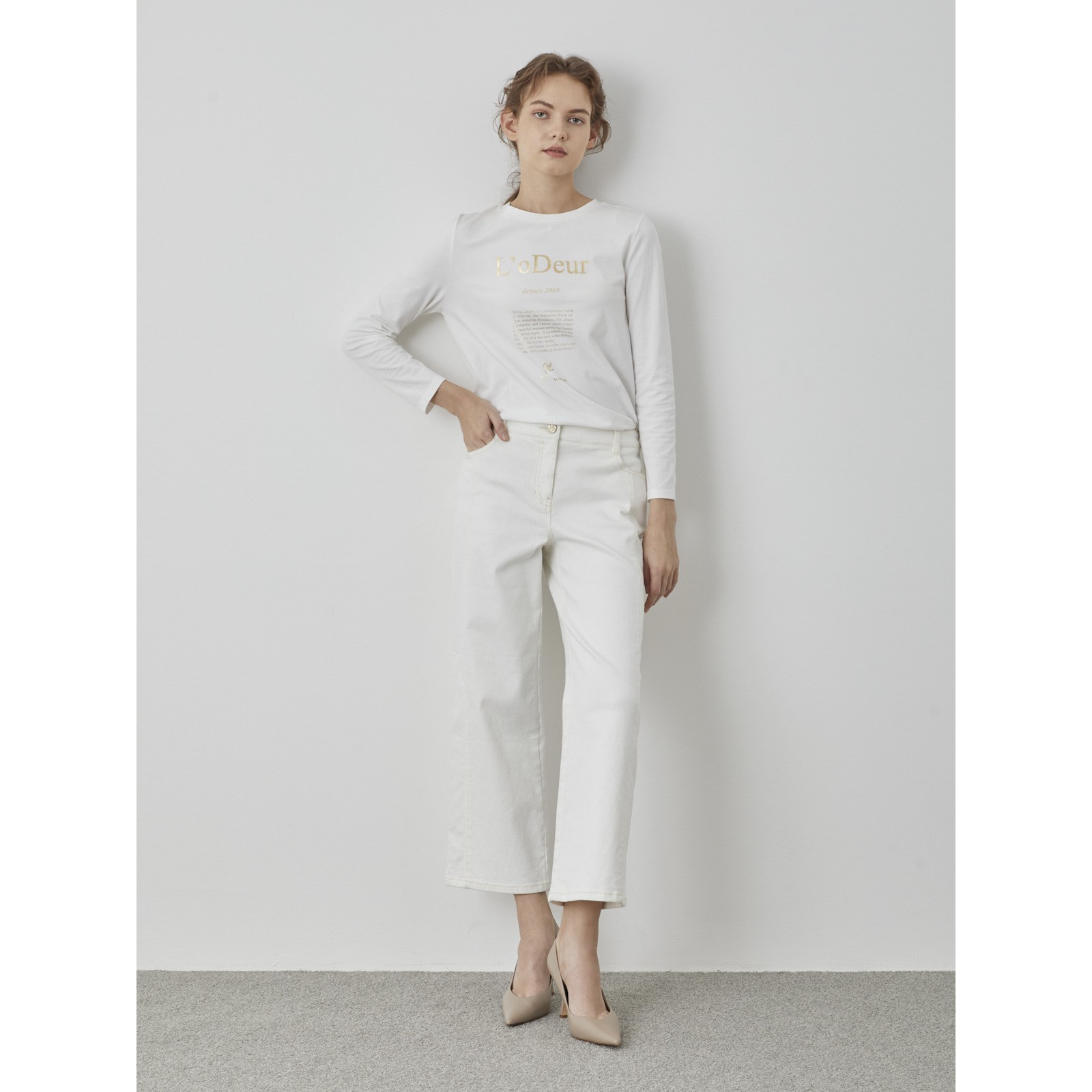 [여성/올리비아로렌] 앞판 세로 절개선포인트 다리길어보이는 와이드 데님팬츠 VVCMP5S2281 59,000원