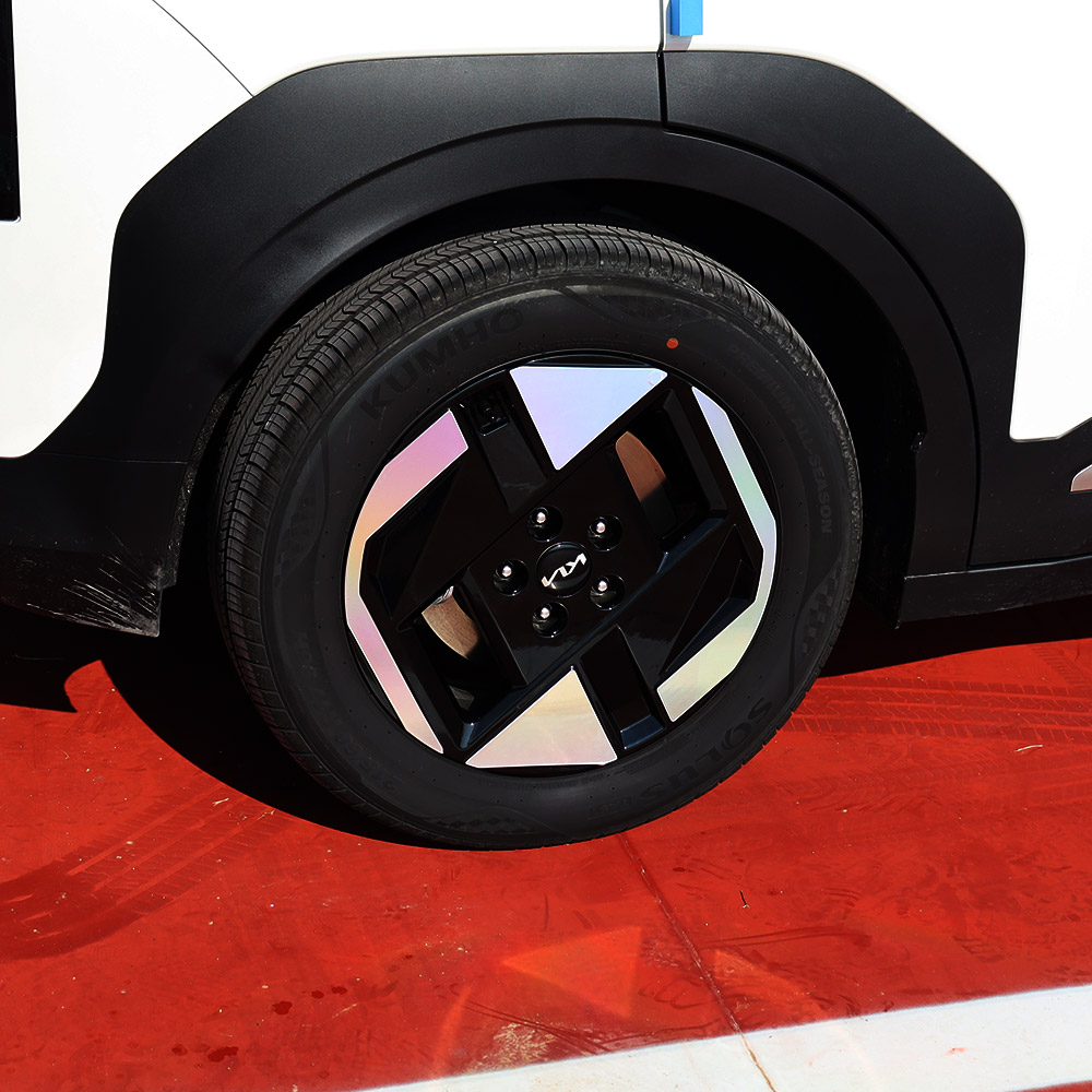 [비브랜드]와이앤유 17인치 타이어 휠마스크 홀로그램 포인트 스티커 긁힘방지 보호필름 2024 EV3 호환, 블루카본 20,000원