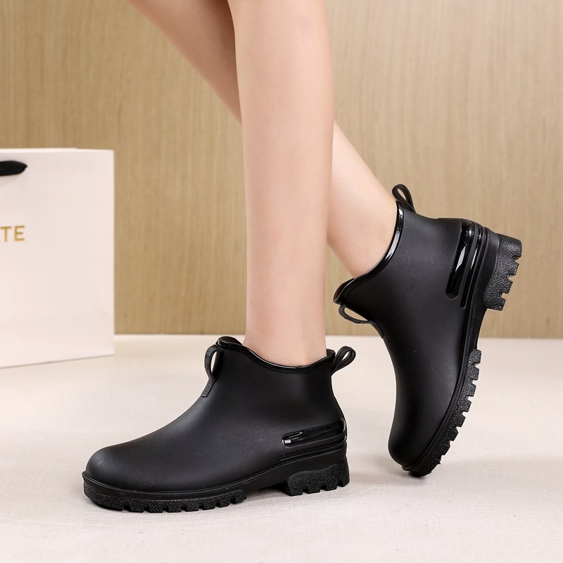 뮤롬 여성용 가벼운 숏 레인부츠 장화 MR2024 10,900원