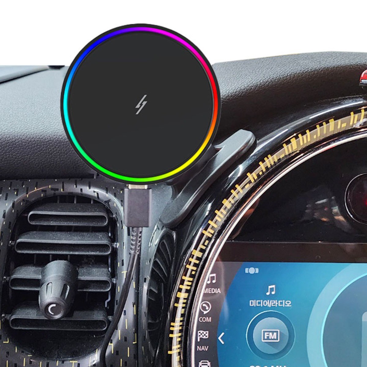 미니쿠퍼 전용 억스/이지 맥세이프 자석식 LED 무선 자동 충전 거치대, F바디 디지털 계기판 전용, 억스 자석식 무선충전 세트 48,800원