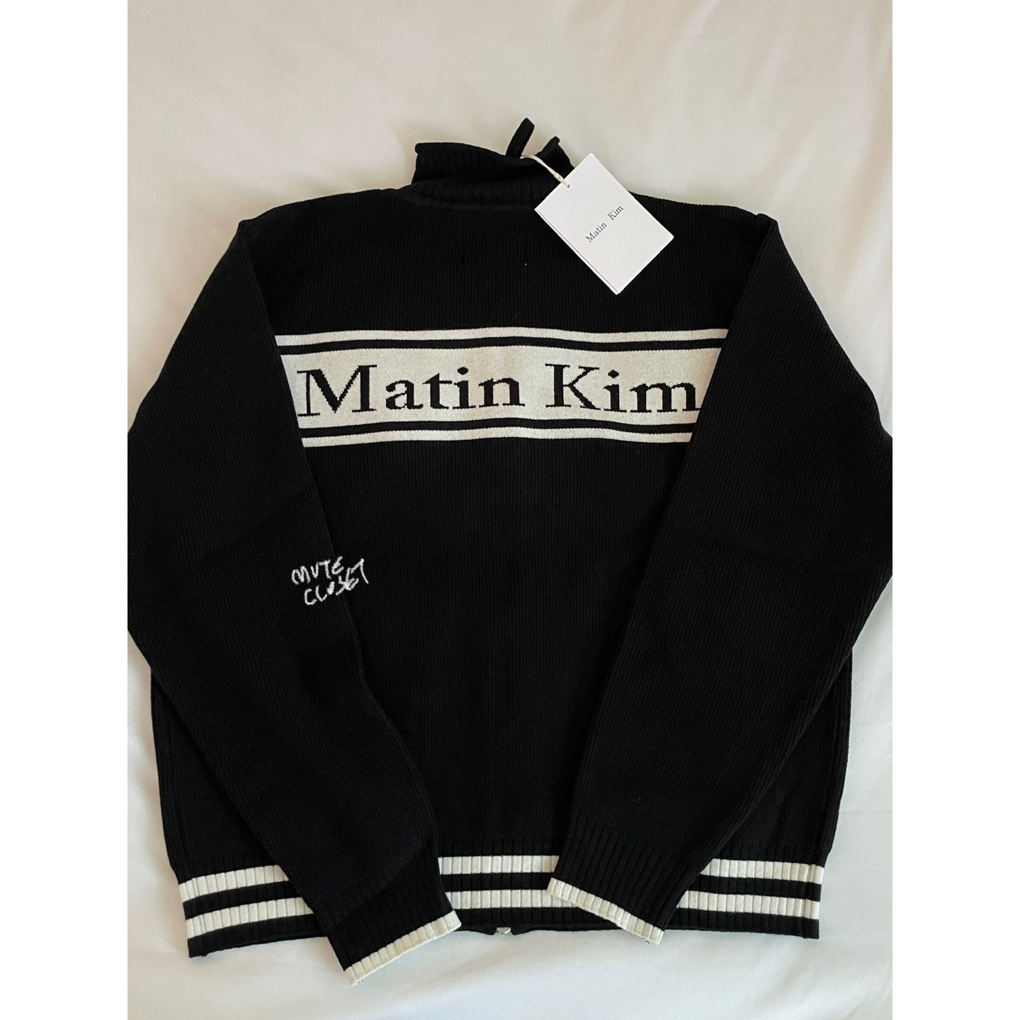 [당일발송] 마뗑킴 스펠 포인트 스트라이프 여성 니트 가디건 MK2378CD016M MK2500CD016V 199,000원