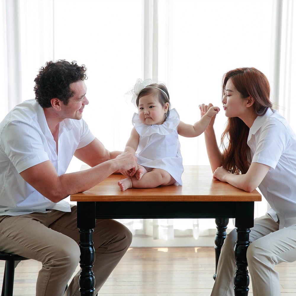 미쏘아 패밀리룩 솔리드 컬렉션 반팔가족커플룩 돌촬영룩 가족셔츠 16,900원