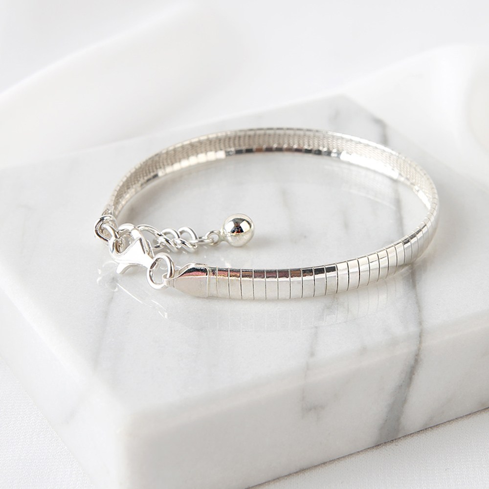 제이엠코 순은 실버 두꺼운 볼록 오메가뱀줄 6mm 여자 은팔찌 219,800원