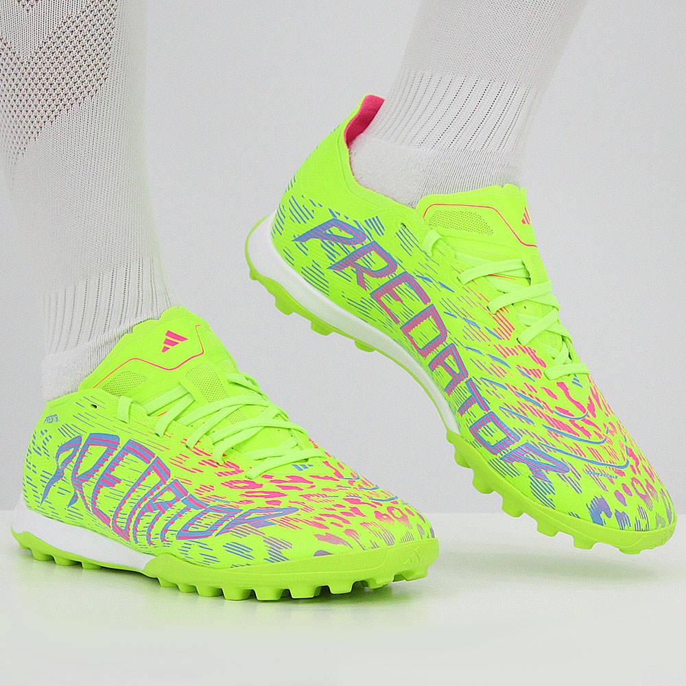 아디다스 남성 축구화 인조잔디용 스포츠 풋살화 안정적인 착용감의 TF화 축구 동아리 대회용 터프화 스포츠화 싸커 슈즈 59,000원