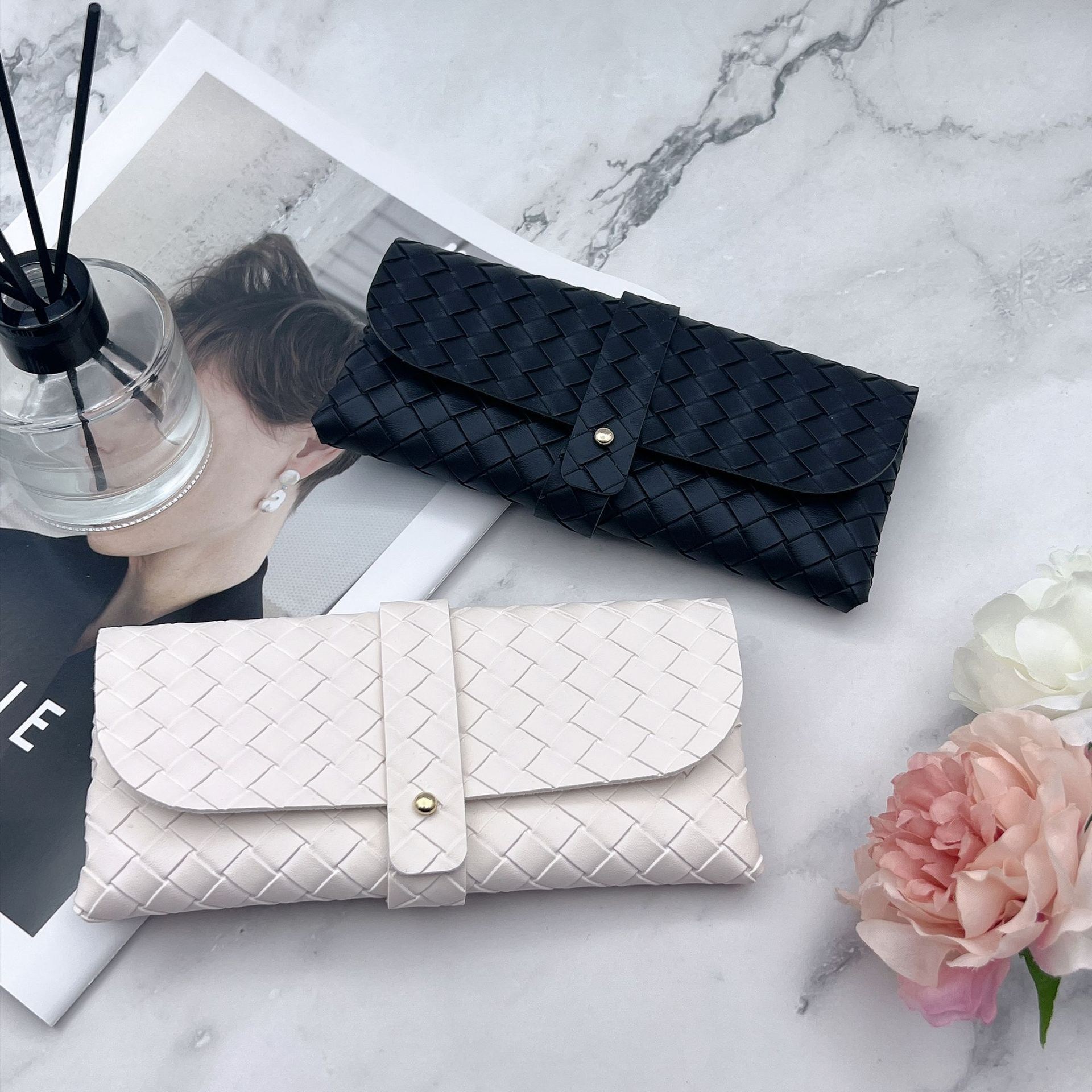 리치프레시 1+1 버클 가죽 안경케이스 선글라스케이스 안경파우치 8,500원