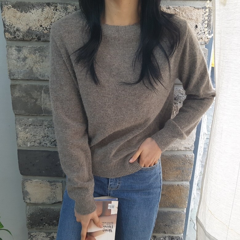 상상그이상 여성용 국내제작 레이블 라운드넥 니트 촉감왕 6가지 파스텔 컬러 구성 루즈핏 간절기 활용도높은 따뜻한 울니트 19,950원