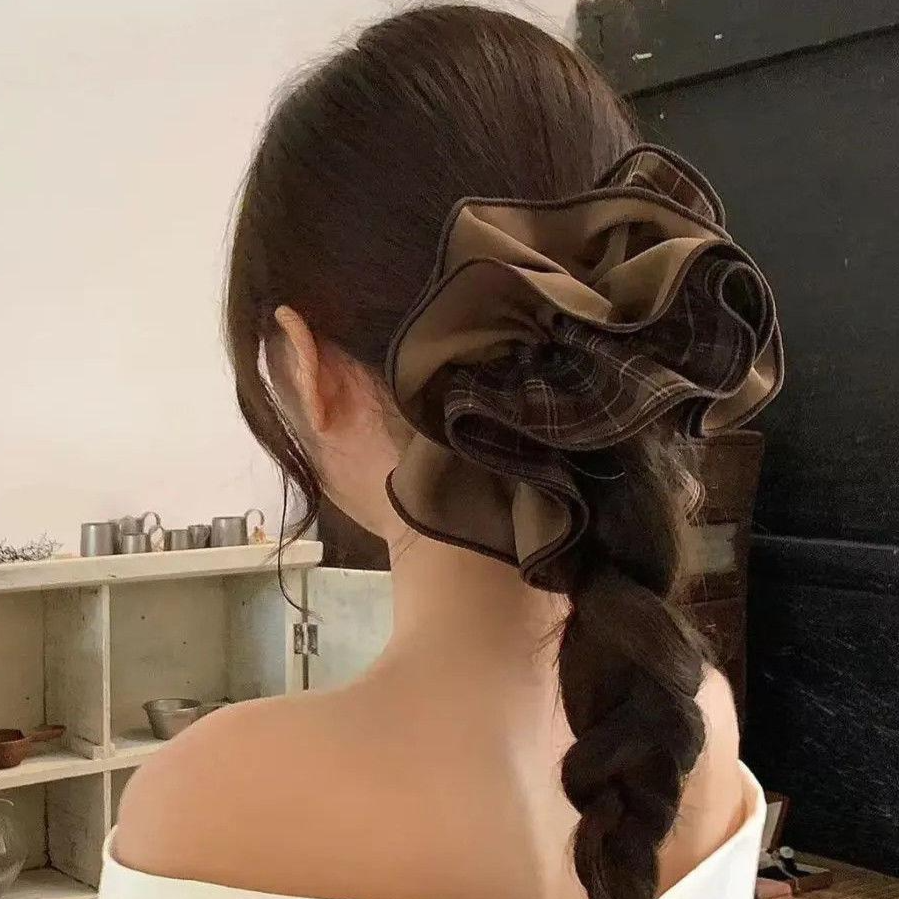 모미엘 18cm 프리미엄 스크런치 4겹 풍성한 왕곱창 빅사이즈 대형 머리끈 13,800원