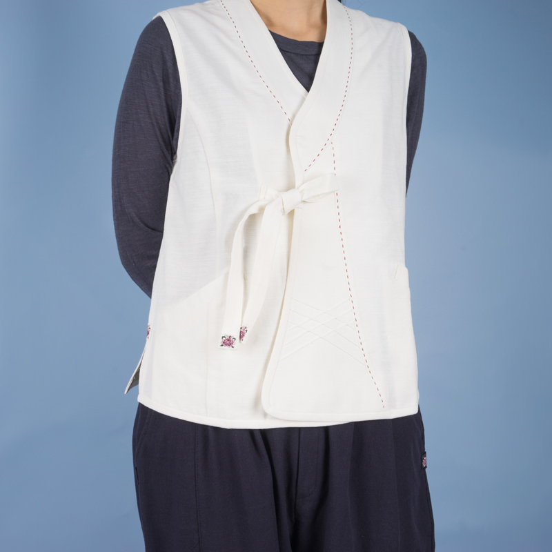 다오네우리옷 여자 늘빈 슬라브 고름조끼 생활한복(개량한복) 40,000원