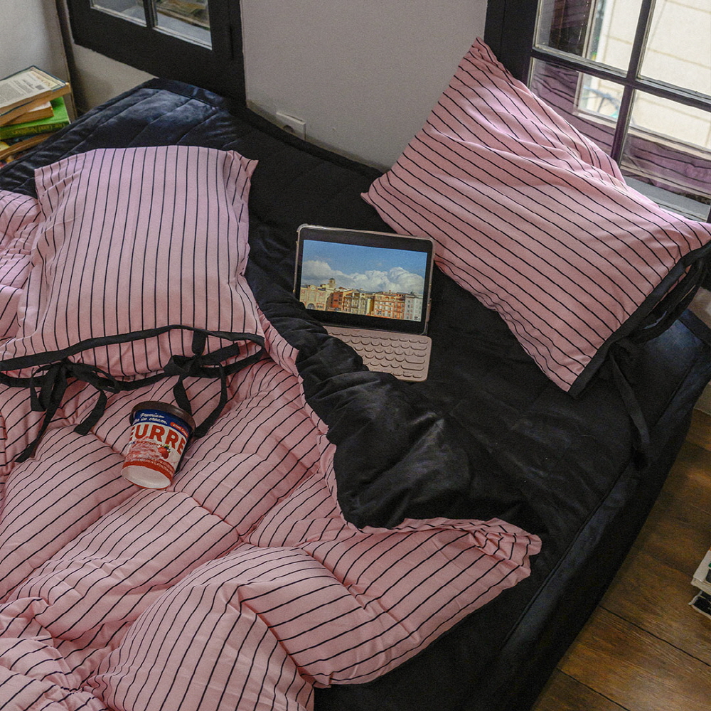 믹스앤매치 에센셜 스트라이프 극세사 차렵이불 + 리본 베개커버 세트 75,900원