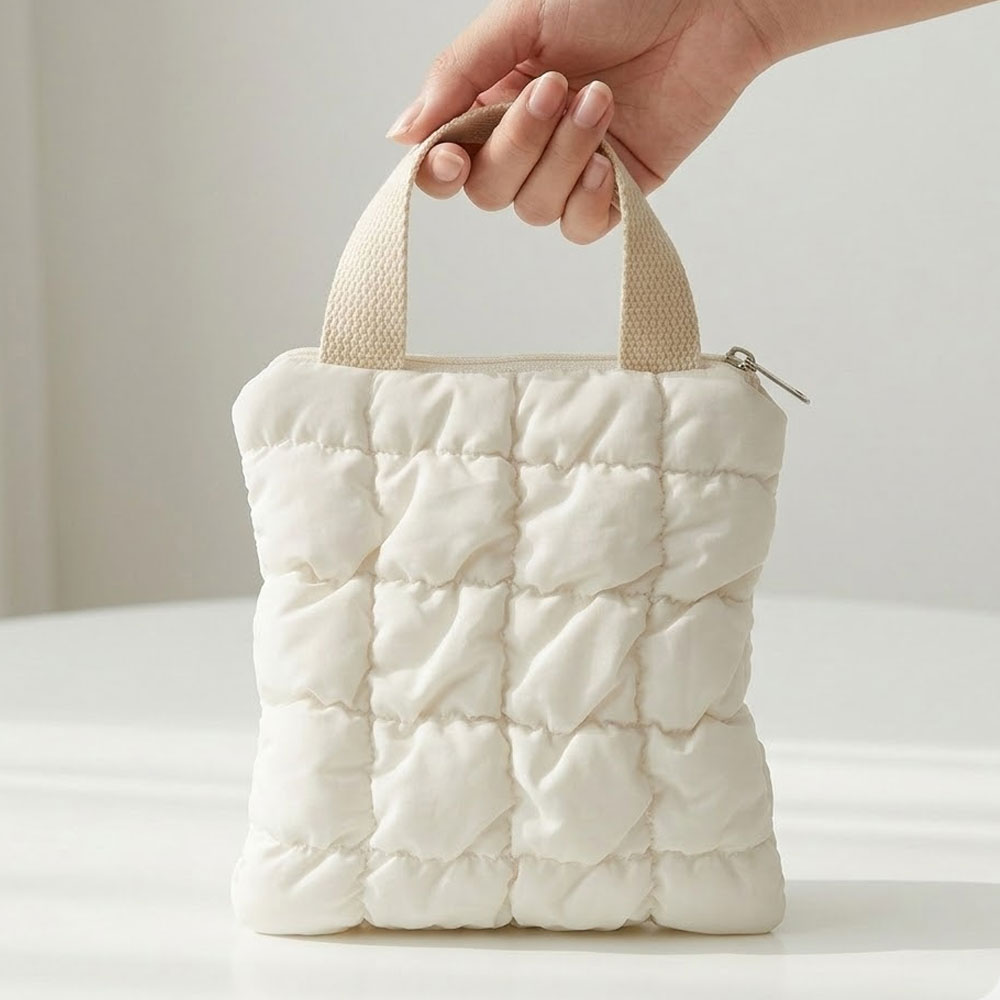 블랙 퀼팅 미니 파우치 가방 화장품 여행용 휴대용 소품백 몽글파우치 10,500원