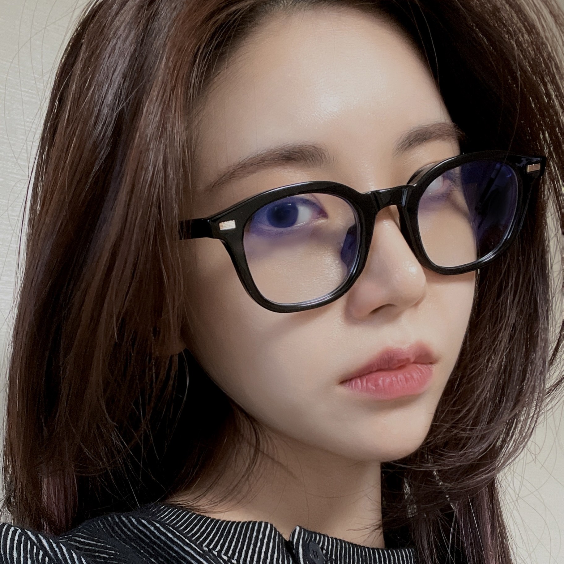 베네피센트 블루라이트차단 뿔테안경 남녀공용 14,800원