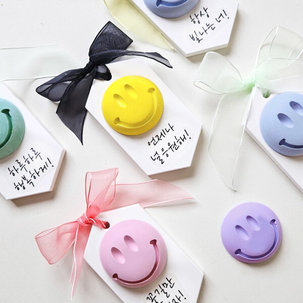 신상/함께웃어요 스마일 타블렛 석고방향제 만들기 KIT(15개작업)키트+향주머니+실리콘몰드2종 레터링스티커 44,860원