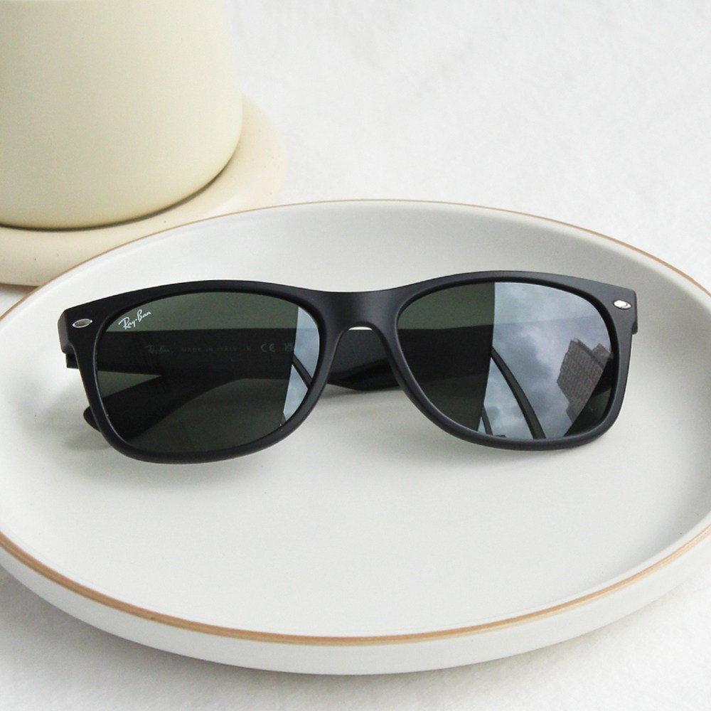 RB2132F 레이벤 선글라스 뉴웨이페어러 아시안핏 뿔테 181,640원