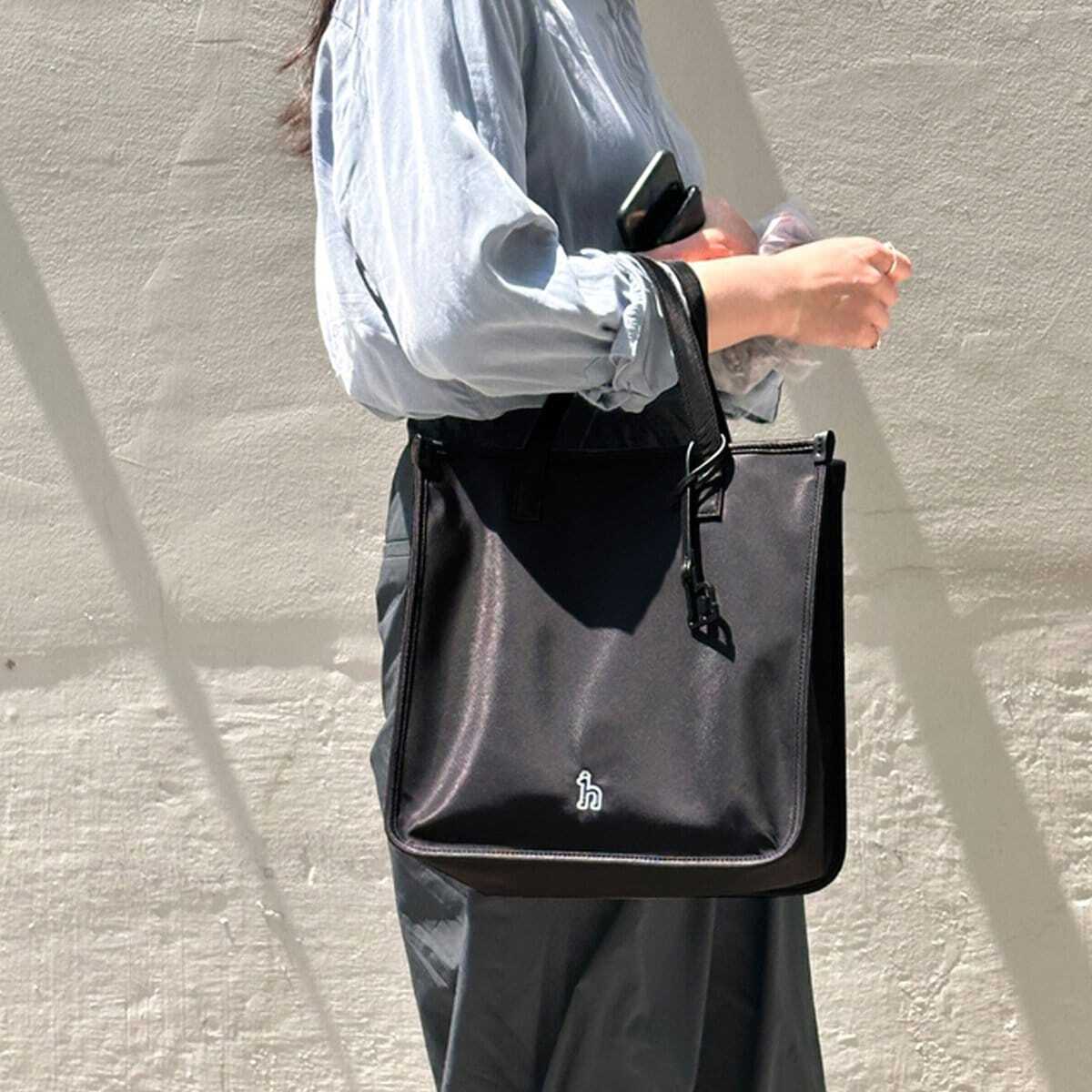 [국내백화점] 헤지스  생활방수 완판재입고 아이코닉 블랙 나일론 토 트백 165,620원