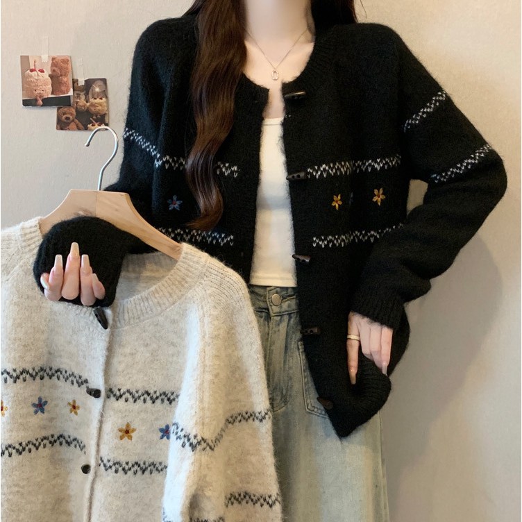 MINA STYLE 여성 플라워 자수 도톰 니트 가디건 루즈핏 봄 가을 겨울 데일리룩 26,900원