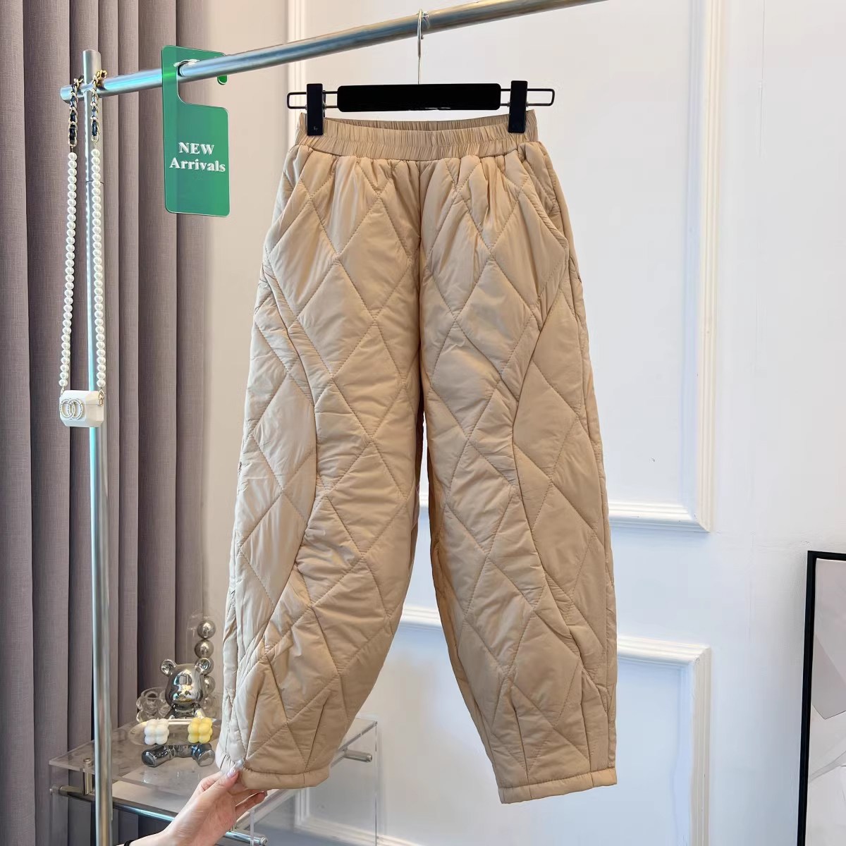 퀸앤조이 여성 겨울 누빔 밴딩 패딩 조거 팬츠 빅사이즈 방한바지 48,800원