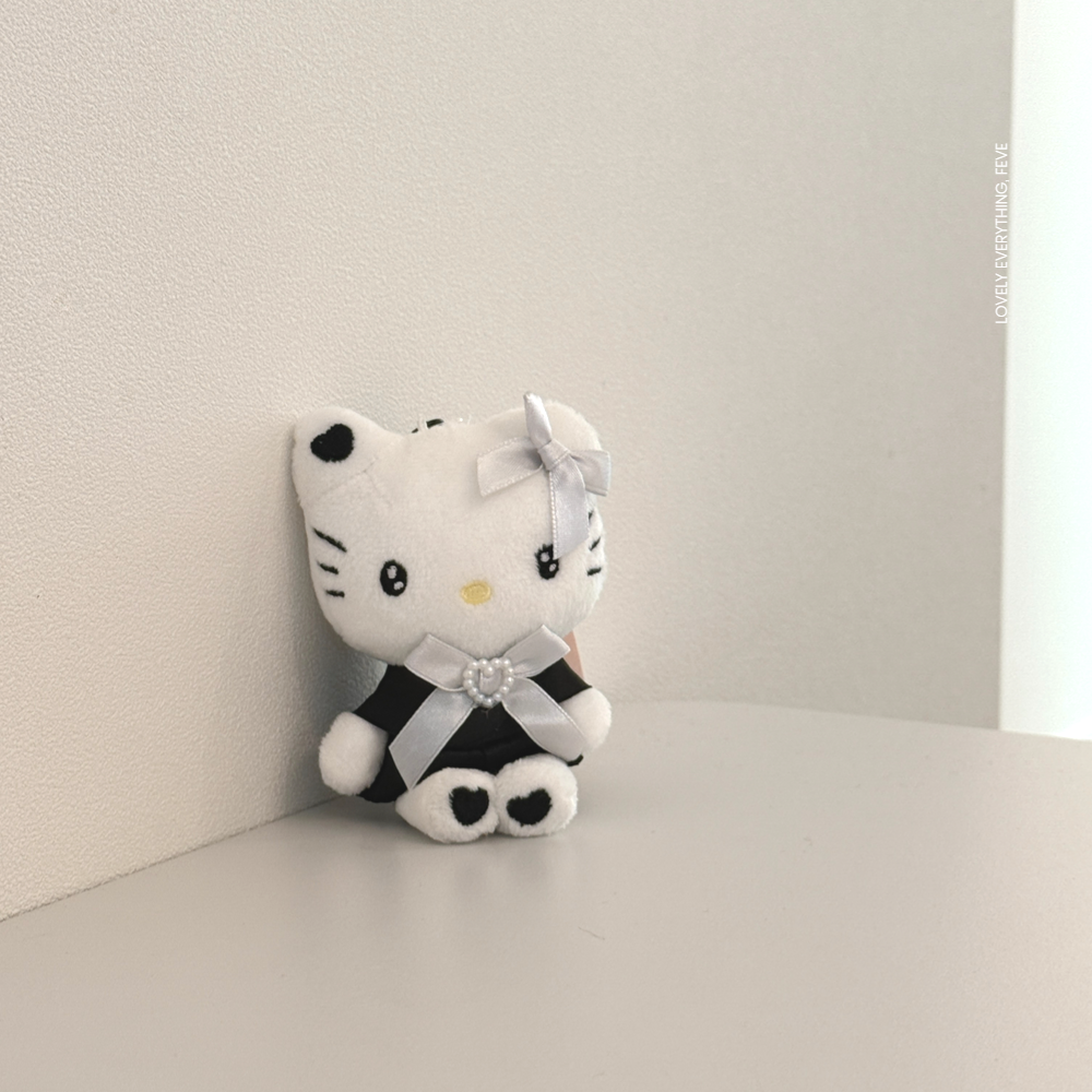 국내정품 SANRIO 산리오 헬로키티 실버 리본 하트참 인형 키링 19,900원