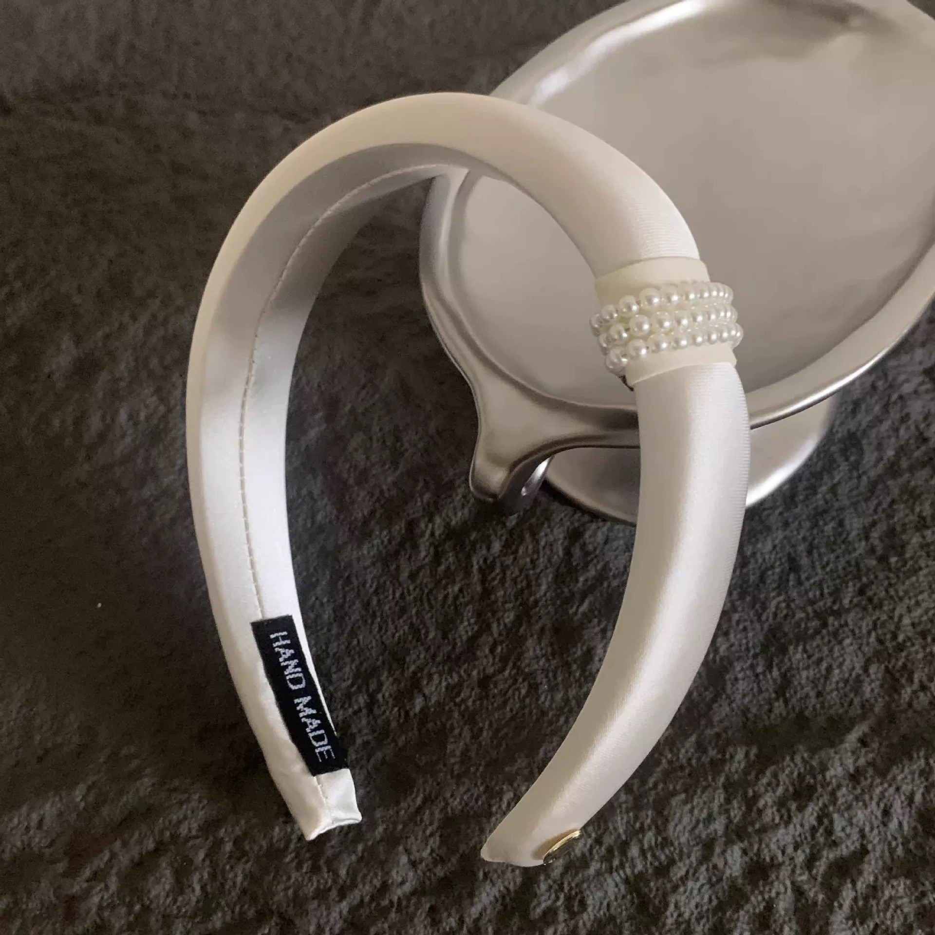 헤어 액세서리 청순한 매력 루즈핏 귀가 여성의 넓은 헤어밴드 12,990원