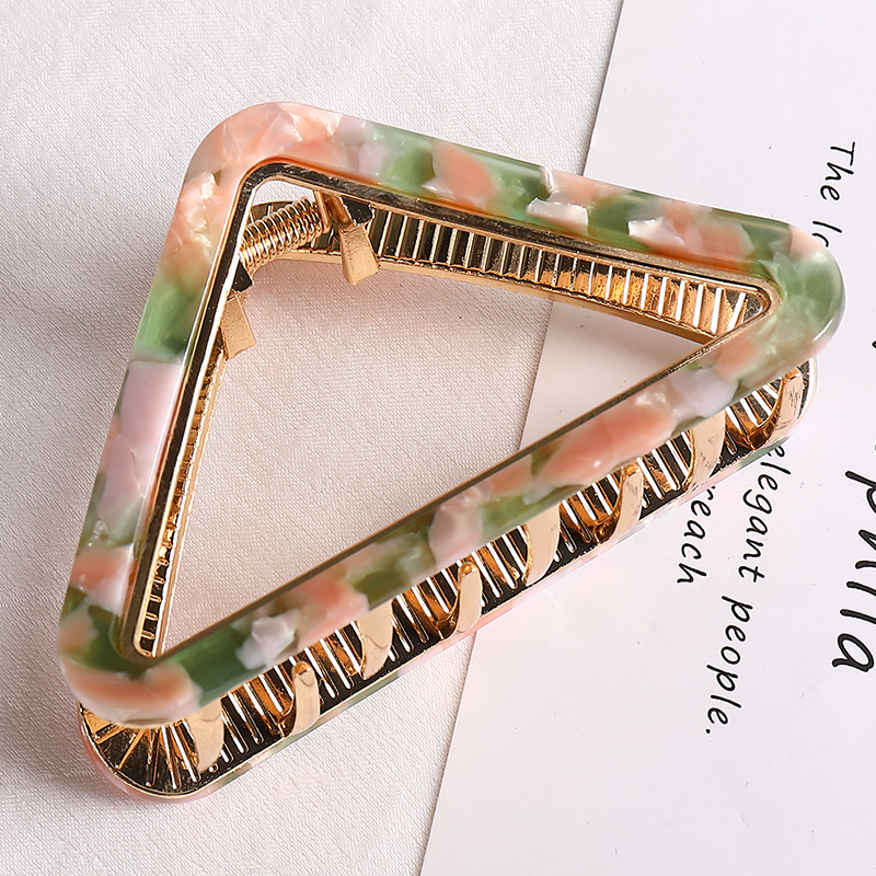 수스다 빅사이즈 삼각 마블링 레오파드 메탈 프레임 헤어집게핀 185 8,420원