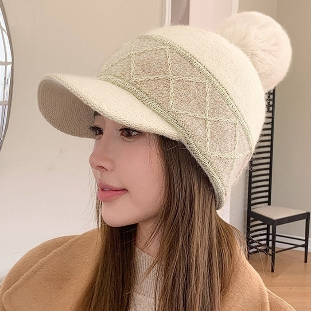 여자 겨울 토끼털 방울 털모자 방한모 골프 귀덮는 모자 15,900원