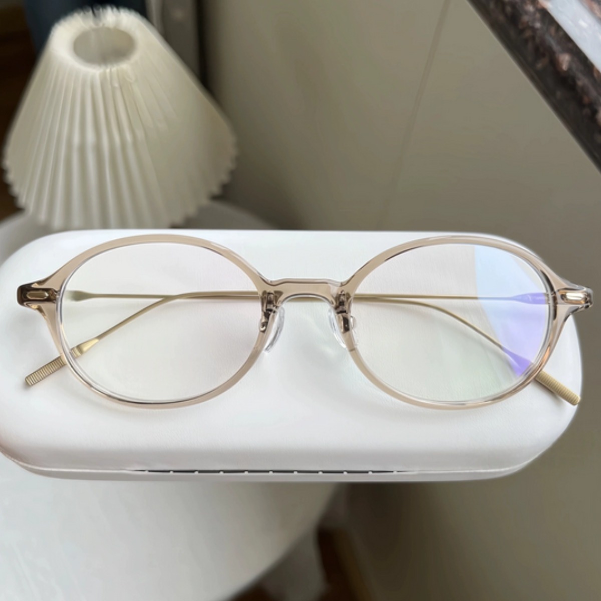 FEISEDY 블루라이트 차단 안경 오벌 레트로 빈티지 여성 스몰라운드 티타늄  B1578 15,200원