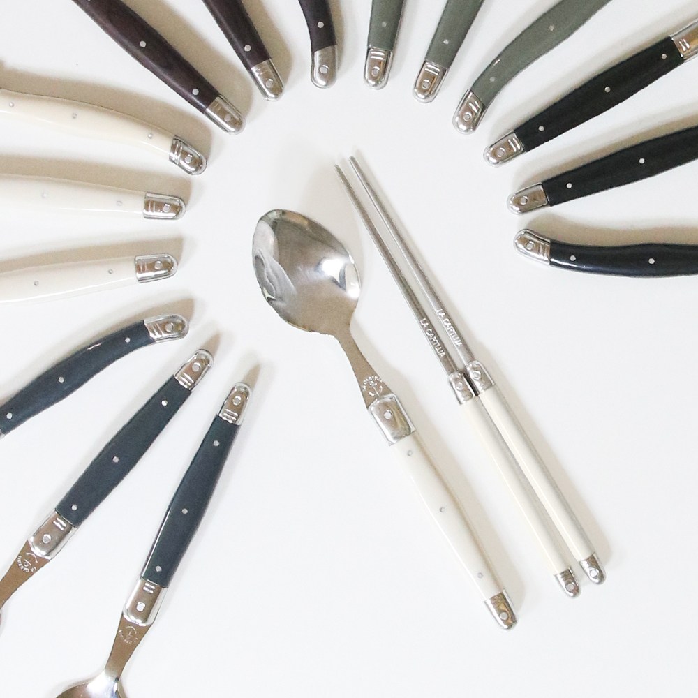 벨르디자인 스페인 정품 까르투하 라귀올 양식기 한식 디너스푼 젓가락 2종 세트 5color 16,500원