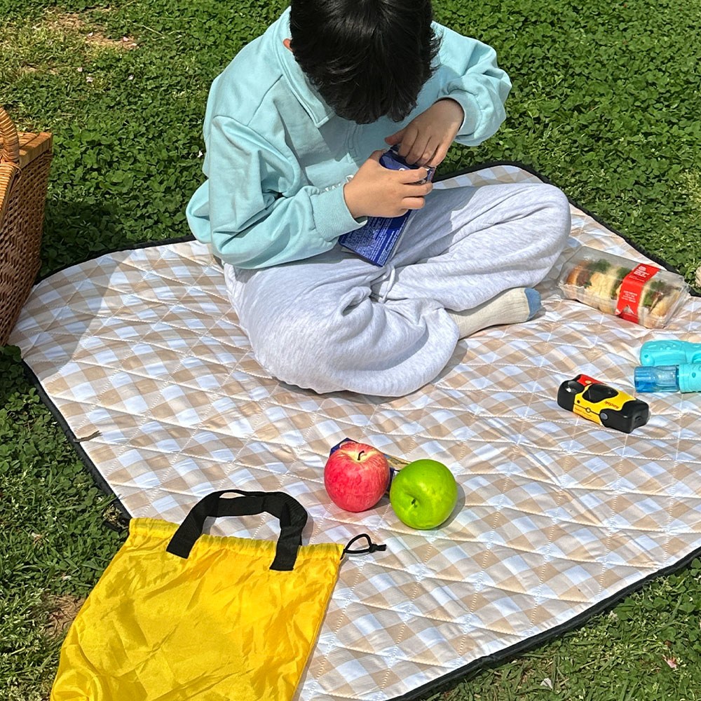 솜솜라이크 푹신한 1인용 돗자리 미니 방수 피크닉 매트, 베이지 26,800원