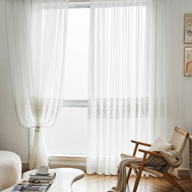 홈앤창 브리즈 자수 레이스커튼 나비주름핀형 2p 85,900원