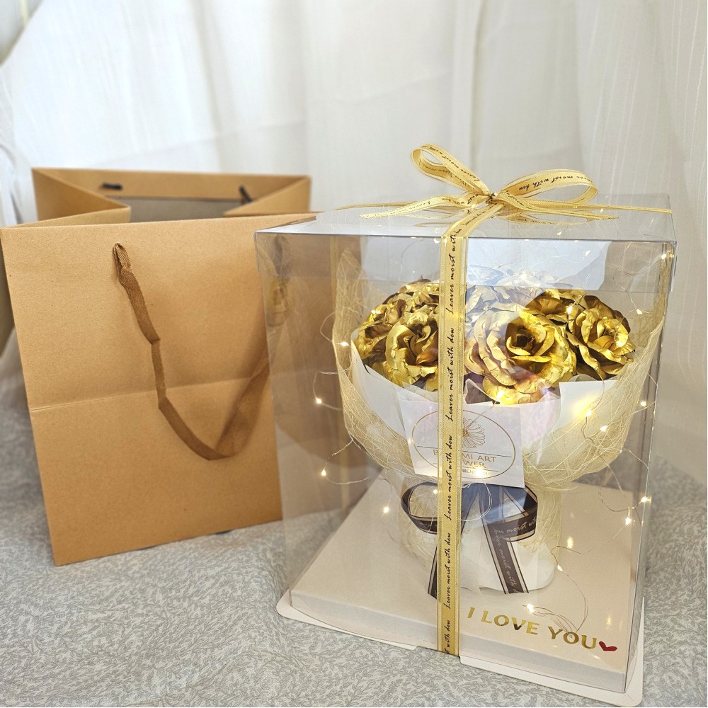 금꽃 금장미 꽃다발 아내 와이프 부모님 여자친구 생일 생신 결혼 승진 퇴직 기념일 선물 [I LOVE YOU레터링+LED+쇼핑백 포함], 금장미 12송이, 1개 58,900원