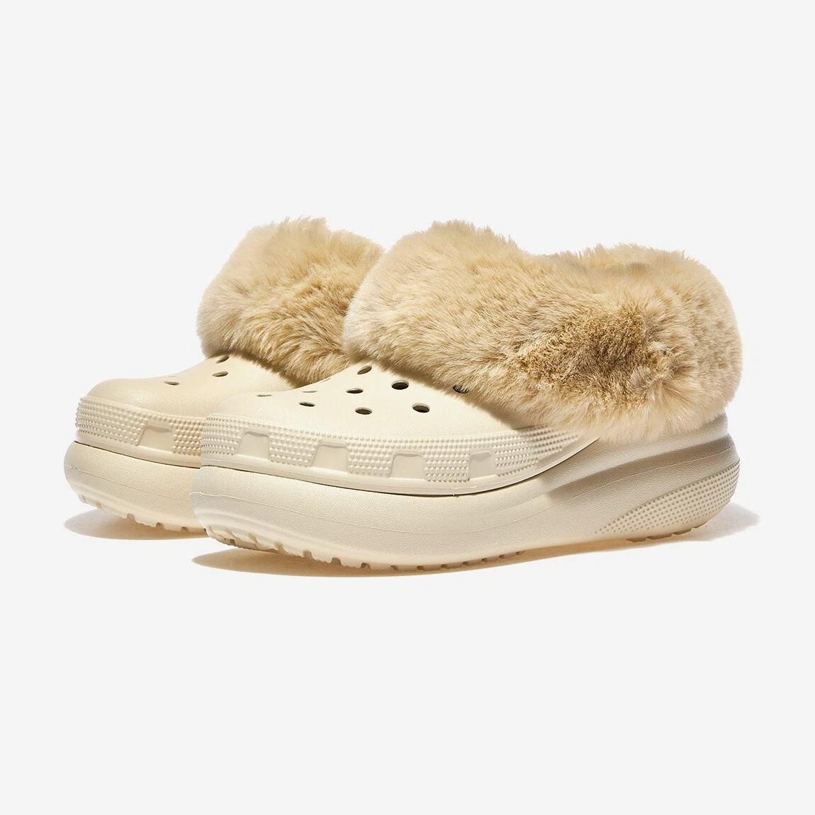 크록스 퍼에버 크러쉬 공용 털샌들 208446-2Y2 79,000원