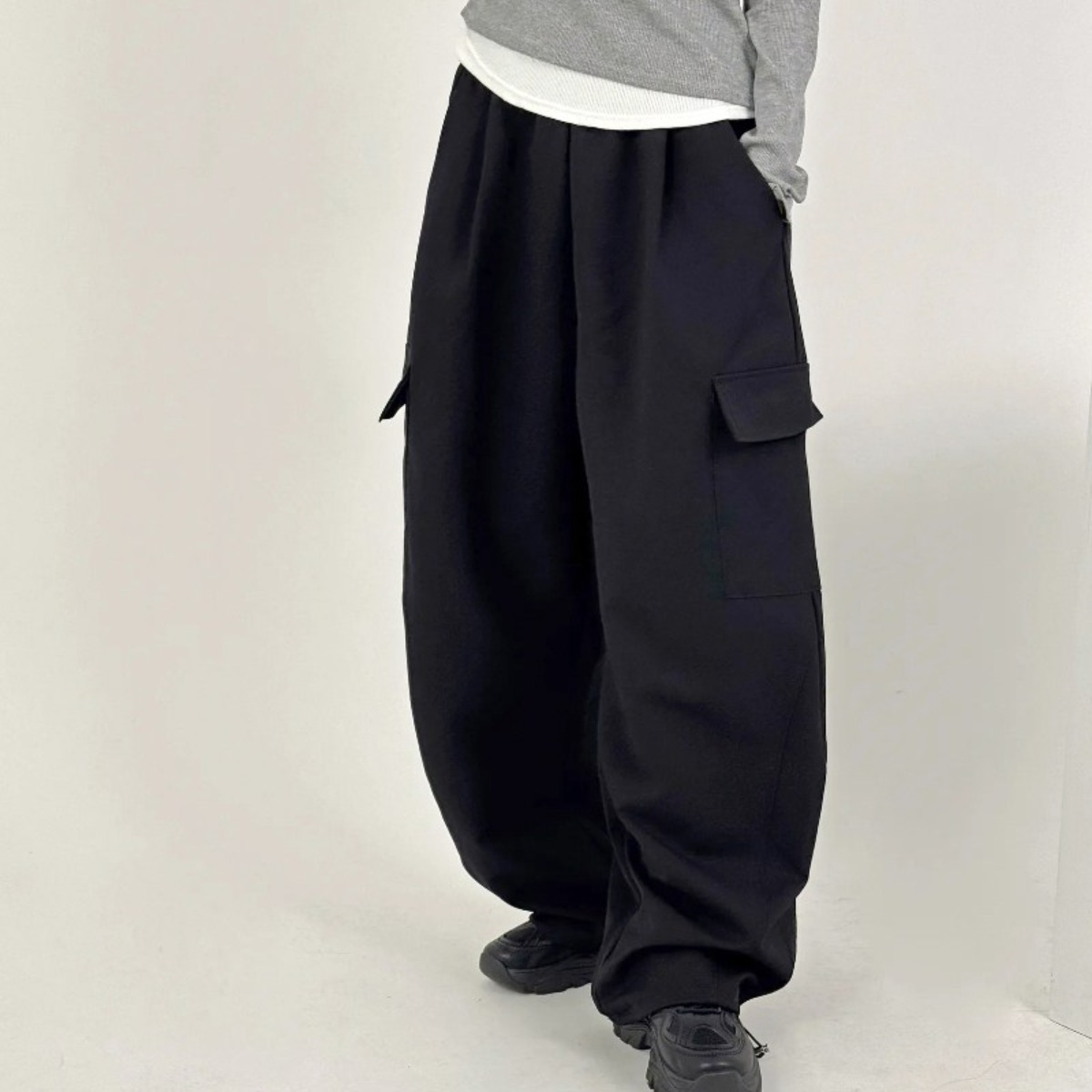 바이일이오 여성 벌룬핏 와이드 투웨이 원턱 포켓 코튼 카고 밴딩 팬츠 26,900원