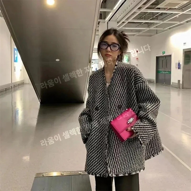 여성용 트위드 코트형 자켓 세련된 스트라이프 디자인 90,000원