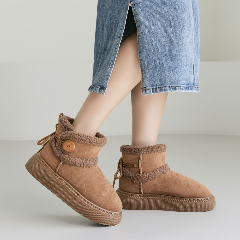 에스유니 따뜻하고 편안한 여성 겨울 스웨이드 통굽 방한 털부츠 5cm 38,900원