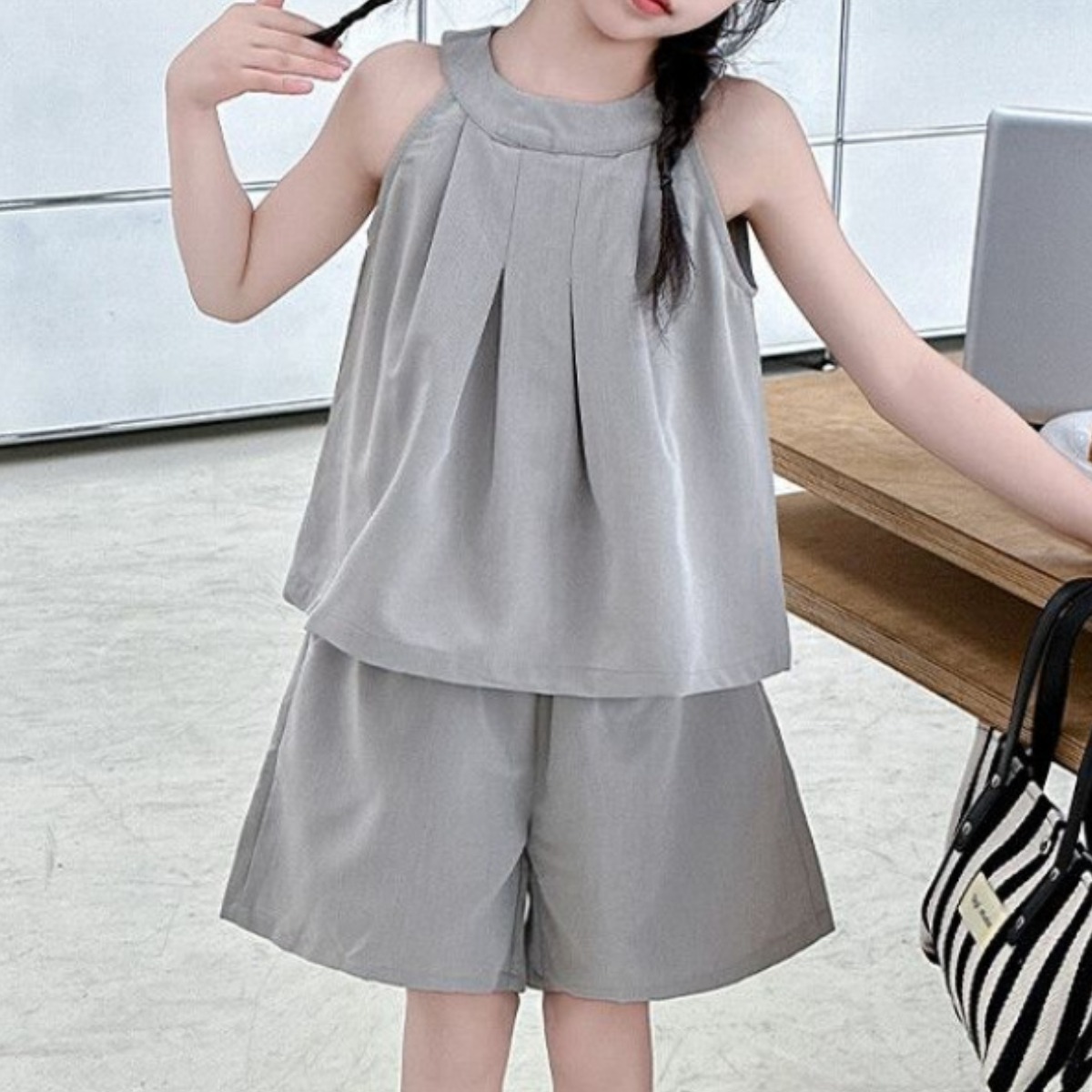 해피유통어린이 여름 민소매 주름 상의와 반바지 산뜻한 패션 세트14세 이상 XG03 24,490원