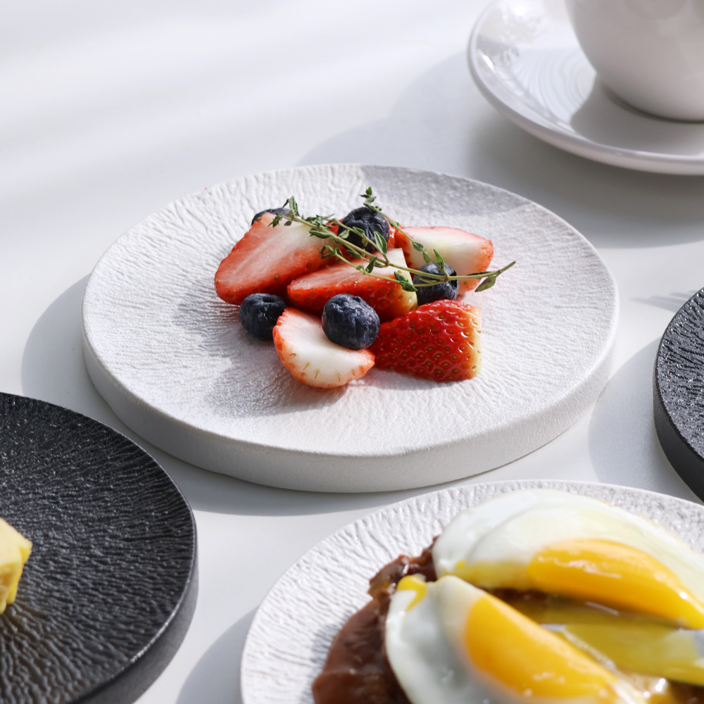 타루 원형 도자기 플레이팅 흑백 굽접시 4size 2color 택1, 12인치(30cm), 1개 25,000원