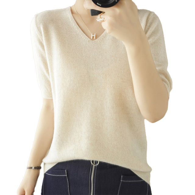 핑크셀럽 보들 브이넥 니트 반팔 티셔츠 15,800원