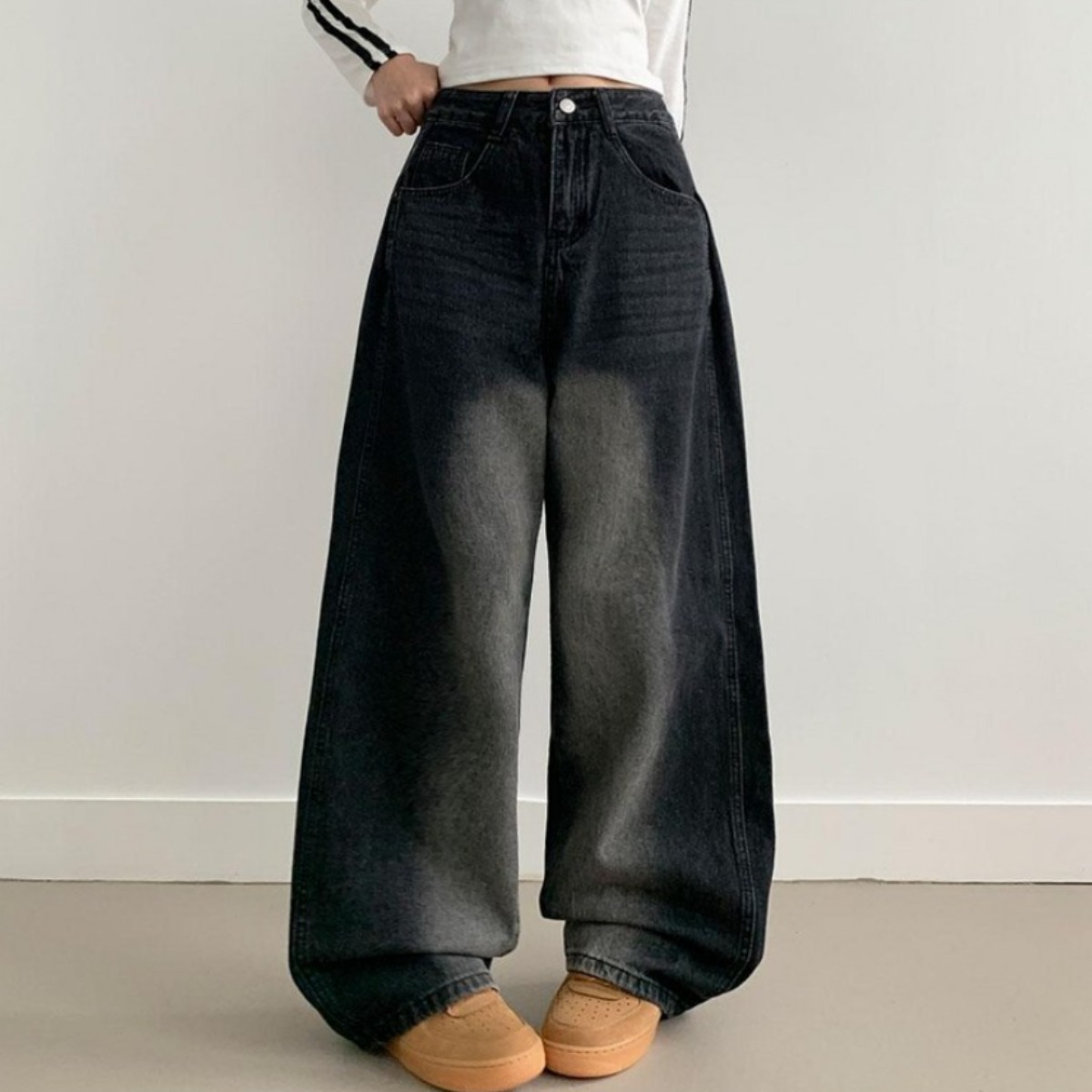 부기샵 옆핀턱 리타 사이드다트 워싱 데님 와이드 팬츠 25,800원