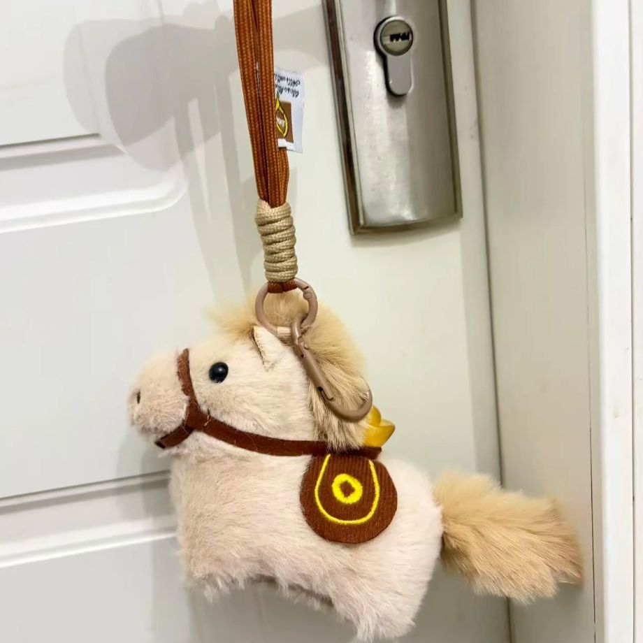 복슬복슬 말 인형 키링 가방 장식용 귀여운 미니 동물 키홀더 데일리 선물 소품 9,900원